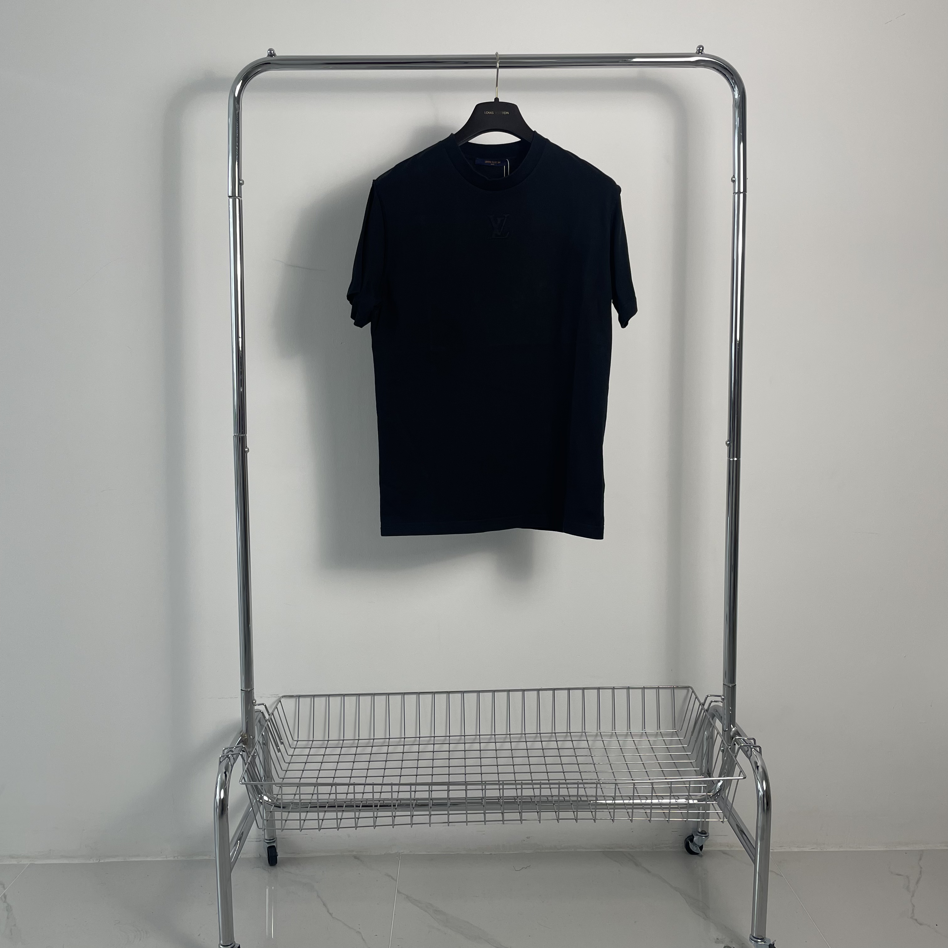 99新 LouisVuitton/路易威登 浮雕logo短袖 yy00595 尺码m
