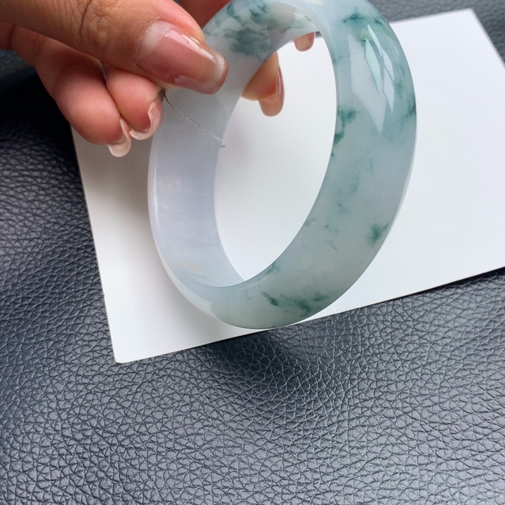 翡翠手镯未镶嵌天然翡翠手镯