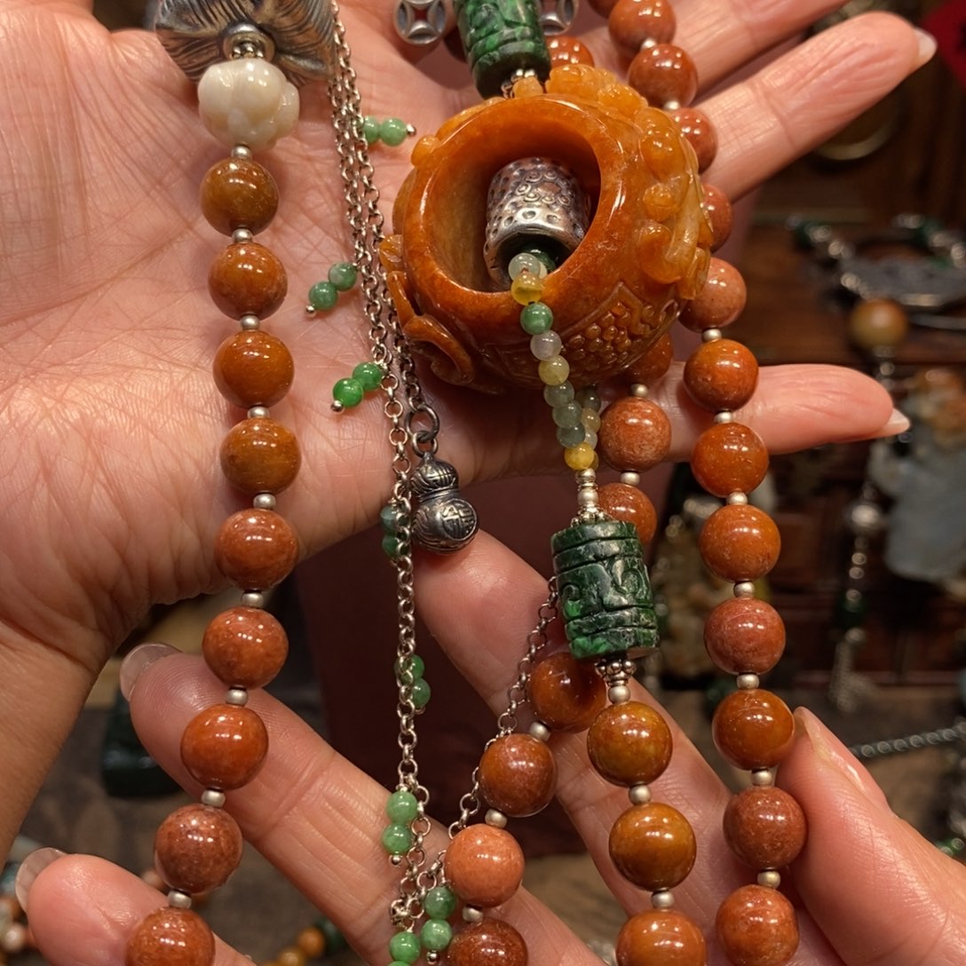 翡翠吊坠(赠链)未镶嵌