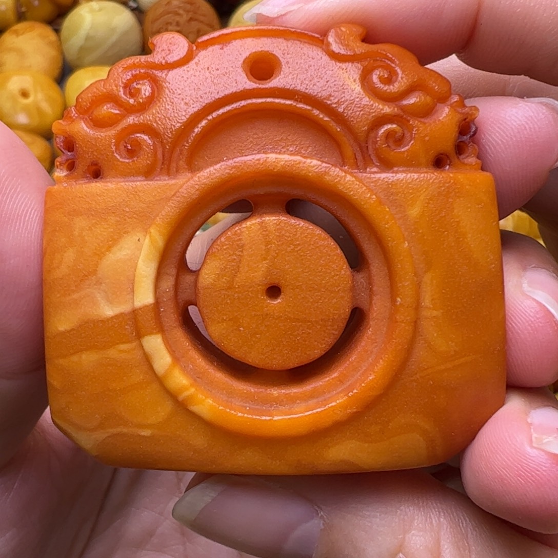 蜜蜡未镶嵌珠宝奇石府上有龙