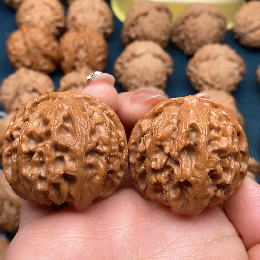 文玩核桃吊坠苹果