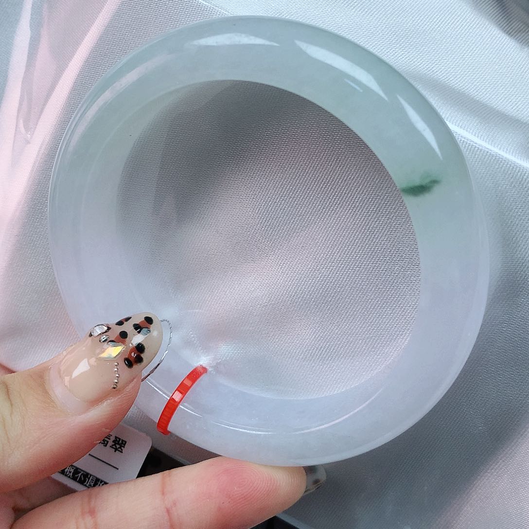 翡翠手镯未镶嵌54圈