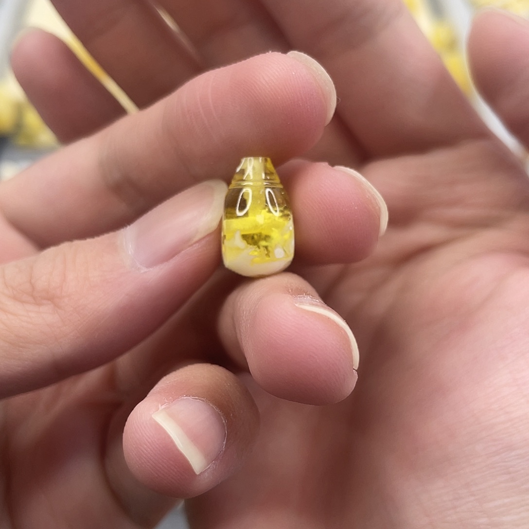 琥珀裸石未镶嵌溶洞小三通8+