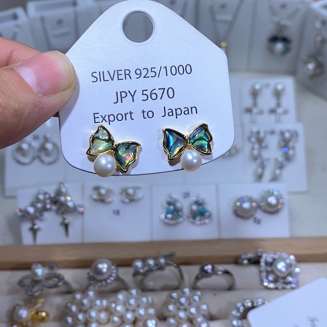 淡水珍珠未镶嵌耳饰