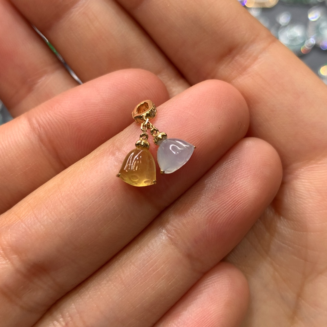 翡翠颈饰18K金镶嵌吊坠