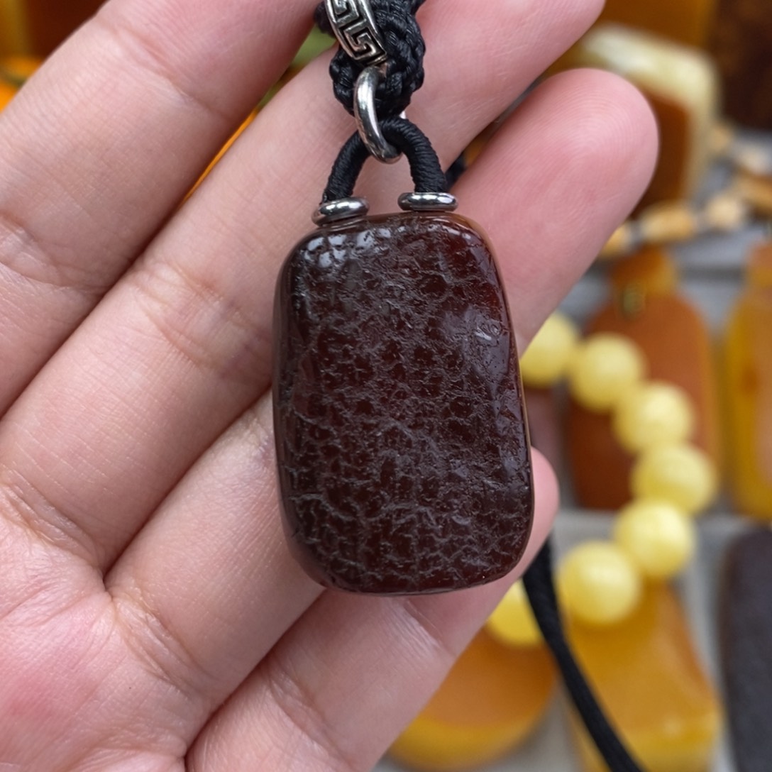 琥珀吊坠(赠链)未镶嵌