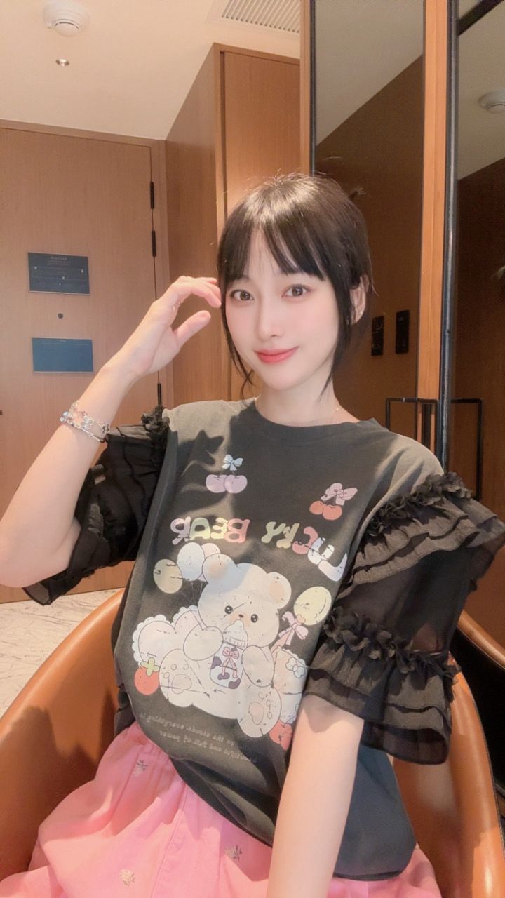 【张静芝】韩国新品   减龄做旧卡通小熊印花拼层层花边袖女生T恤