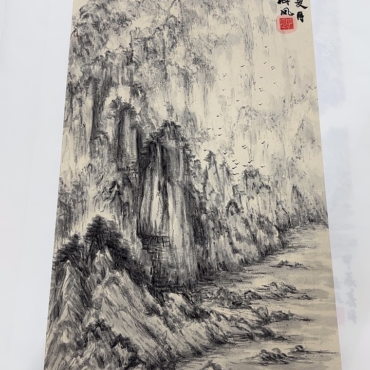 国画花鸟的翅膀和翅膀都是白色的