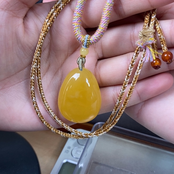 未镶嵌琥珀裸石水滴