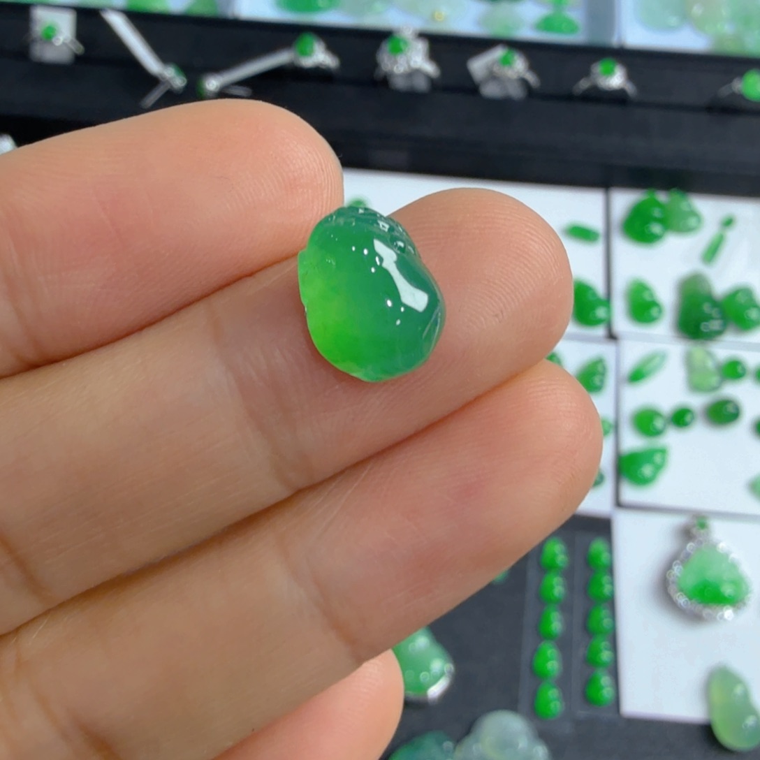 翡翠未镶嵌吊坠(不含链)貔貅