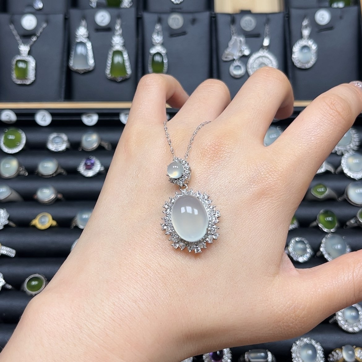 【闪购商品】岫玉颈饰银S925镶嵌我***鹅