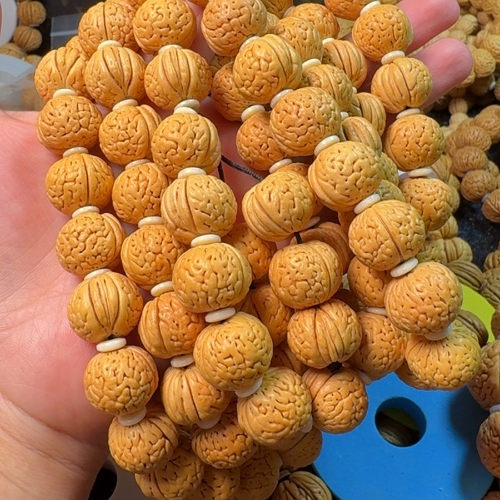 别***话桃核手串肥旗肌肉