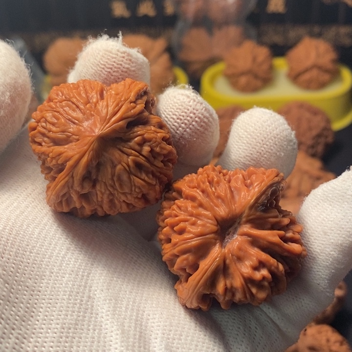 文玩核桃吊坠40手盘南疆石