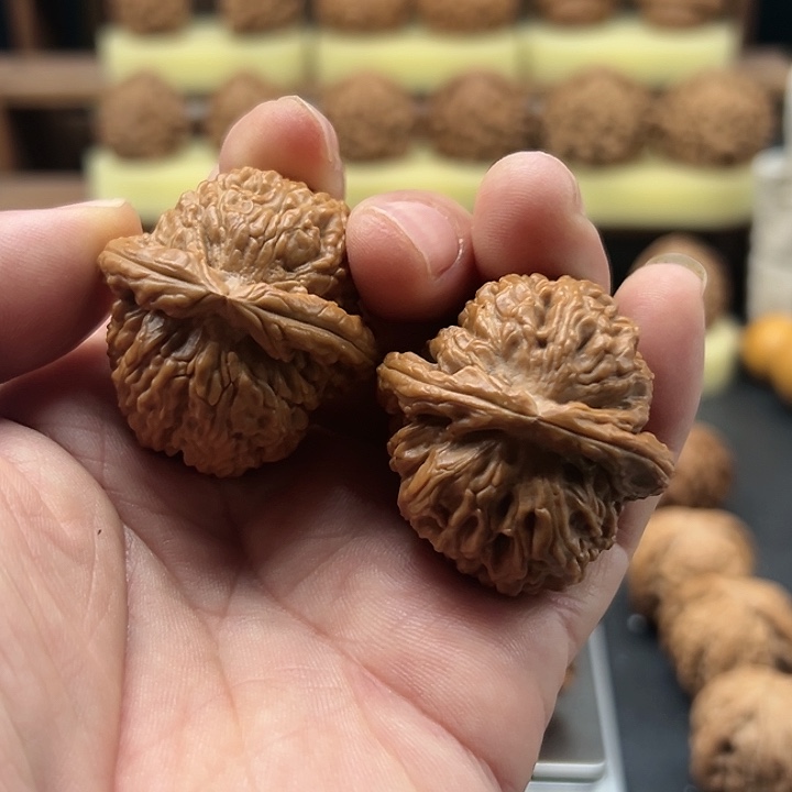 【闪购商品】把件文玩核桃白狮子