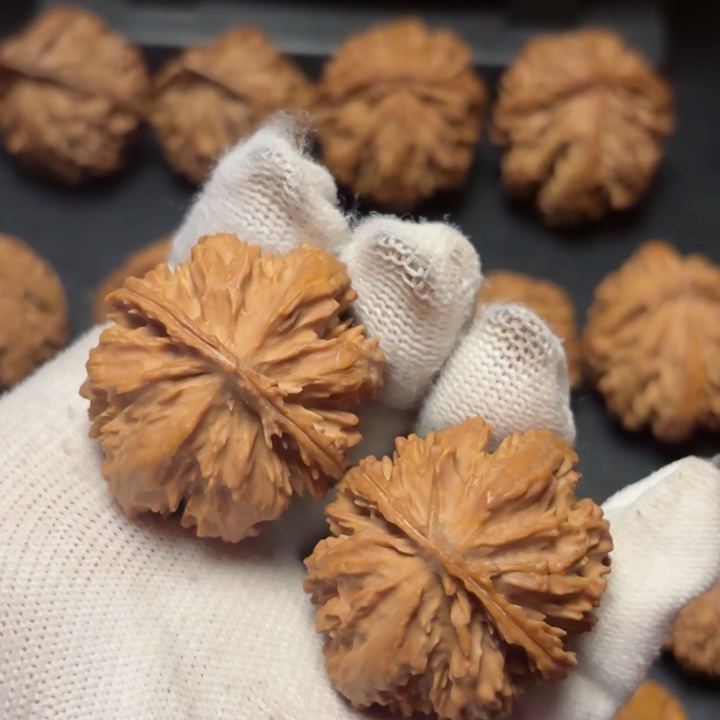 文玩核桃吊坠天****边秦岭灯笼31