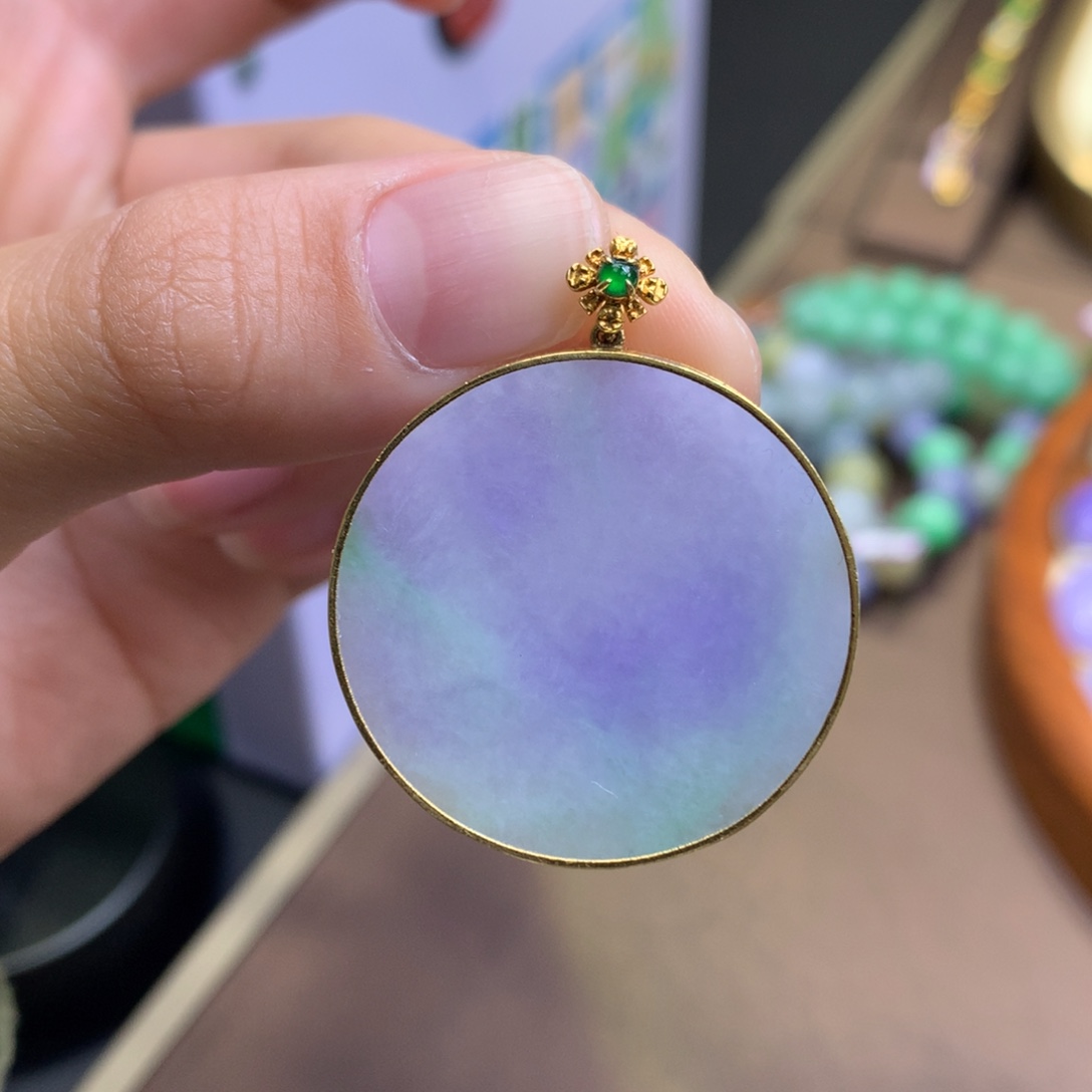 翡翠18K金镶嵌颈饰翡翠