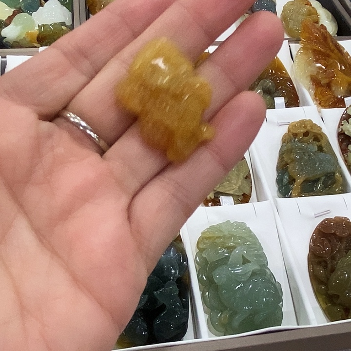 蛇纹石玉合金颈饰