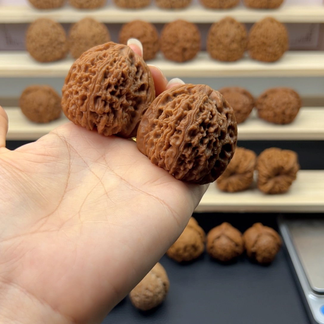 T***y文玩核桃把件42全品南疆石