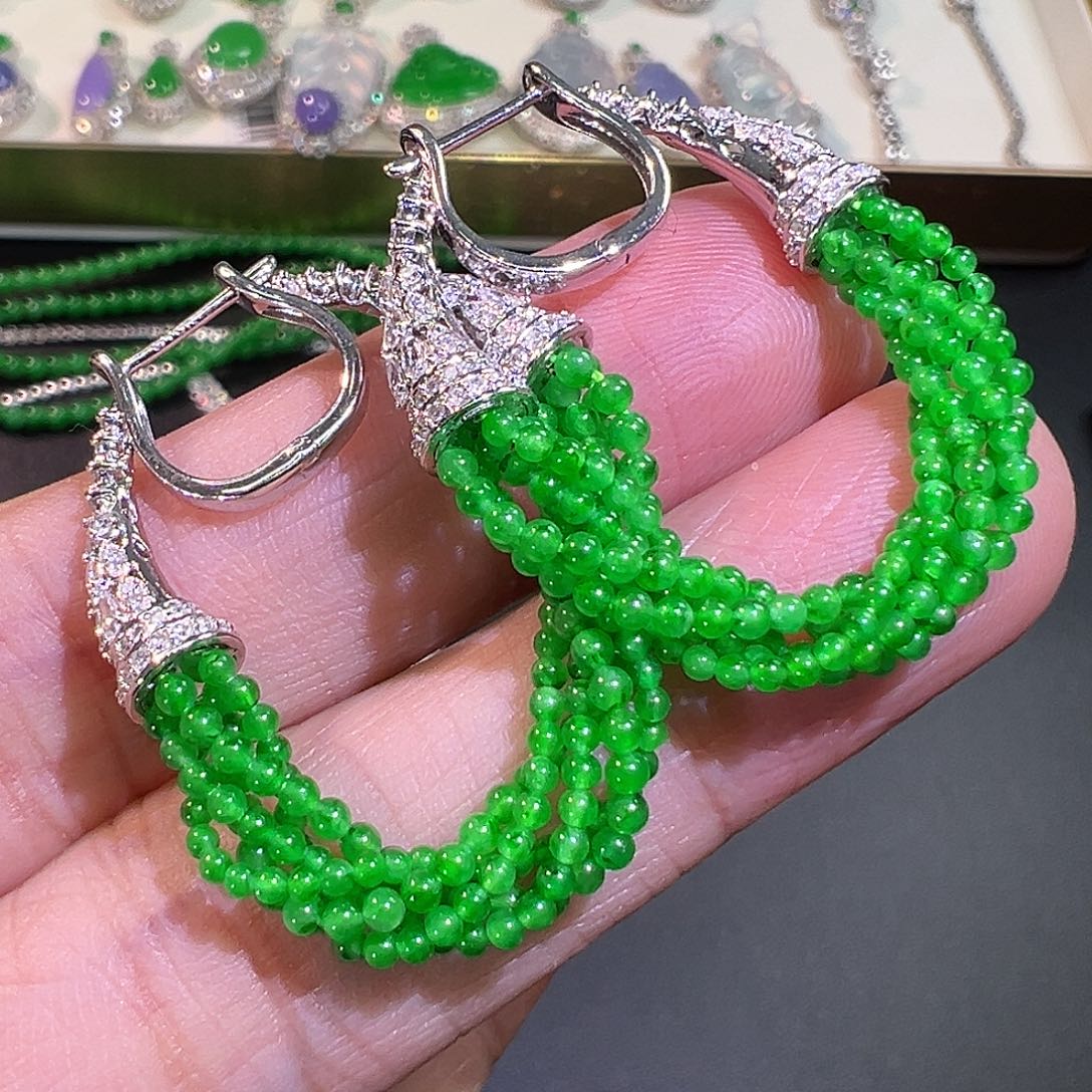 翡翠颈饰18K金镶嵌翡翠