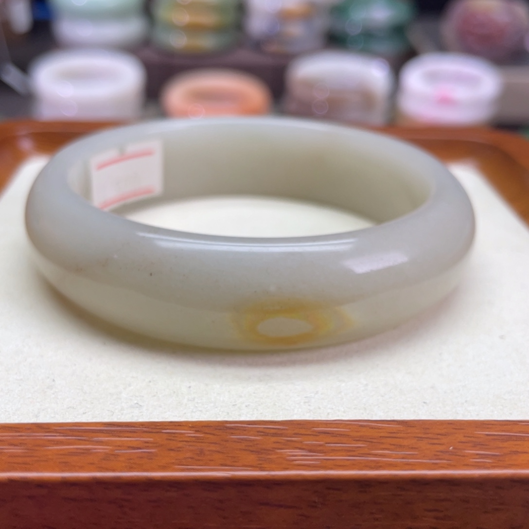 石英质玉未镶嵌手镯