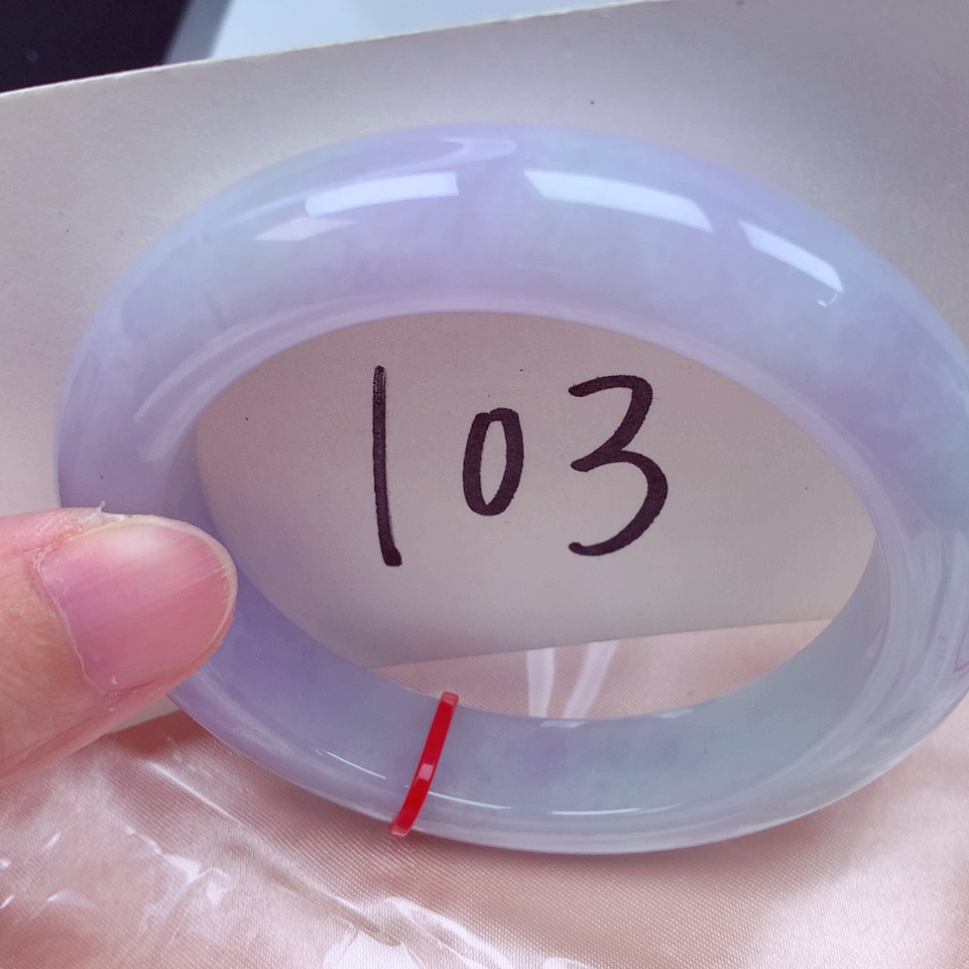 翡翠手镯未镶嵌翡翠