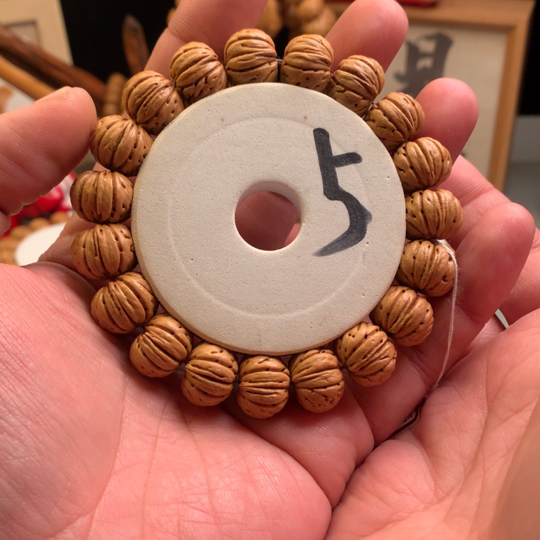 桃核手串【树王纽扣】1.6桃核手串