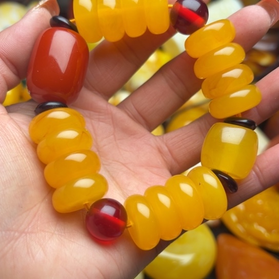 琥珀手串未镶嵌蜜蜡