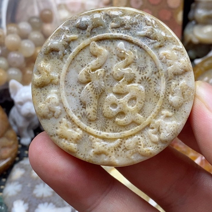 硅化珊瑚（珊瑚玉）颈饰未镶嵌