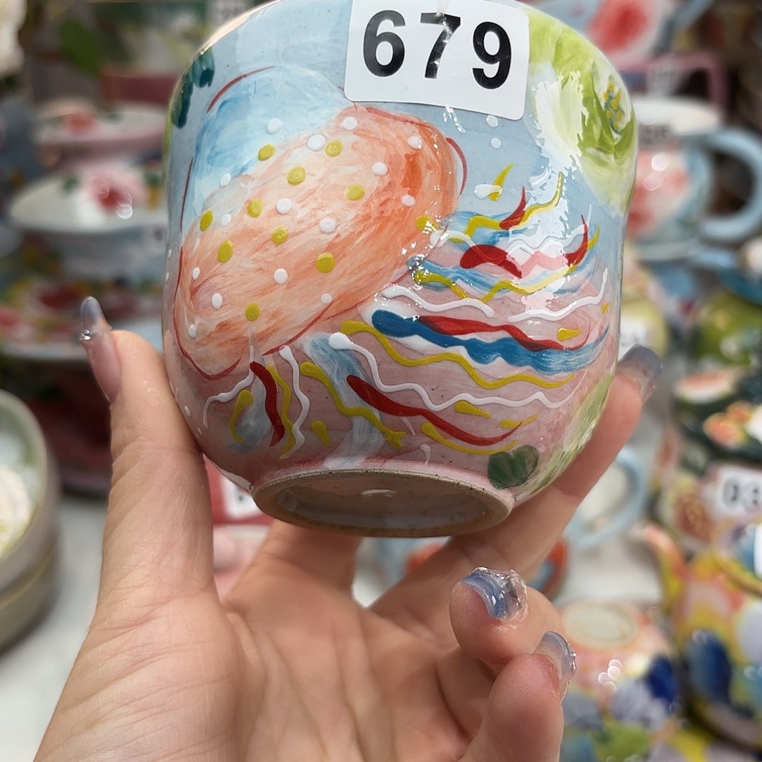 瓷片在干嘛我也在洗头发睡觉啊