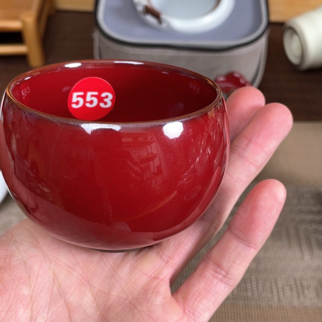 瓷片新年快乐啊。。。。。。。。