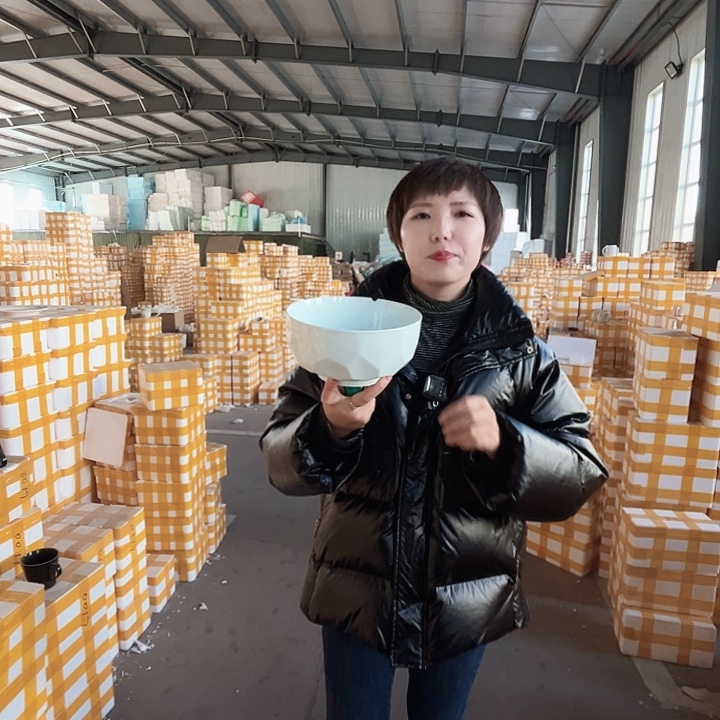 青玉大汤碗2个哈哈哈
