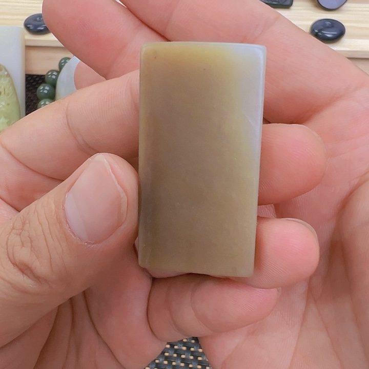 和田玉未镶嵌珠宝半成品