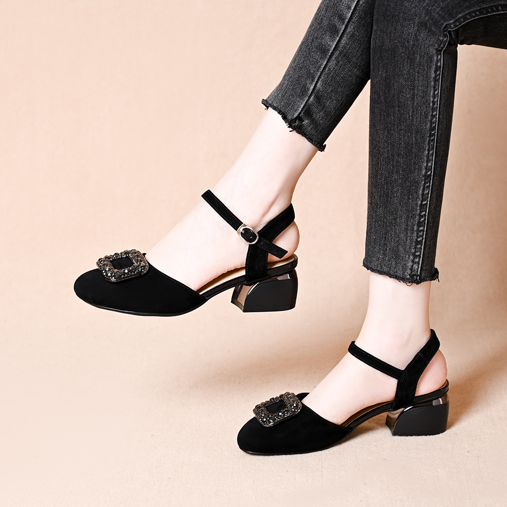 真皮羊皮圆头时尚春夏浅口水钻方扣粗跟女士气质百搭时装后空凉鞋