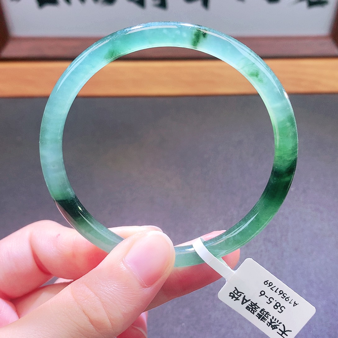 翡翠未镶嵌手镯天然翡翠