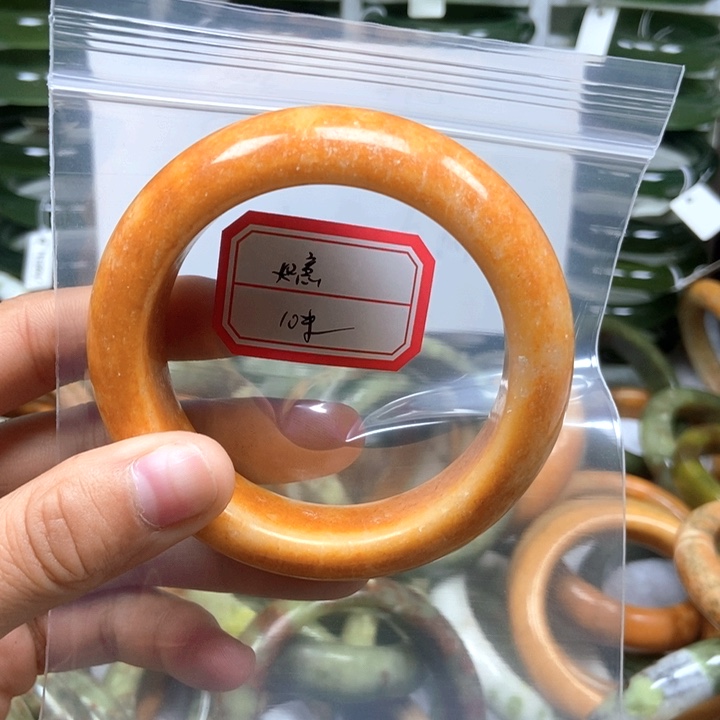 如***意蛇纹石玉未镶嵌手镯