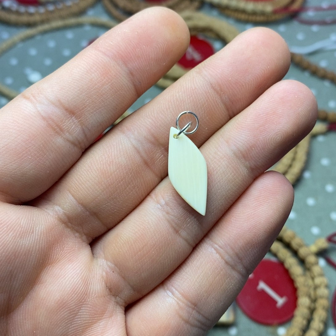 柏香籽/百香籽吊坠棱形侧挂