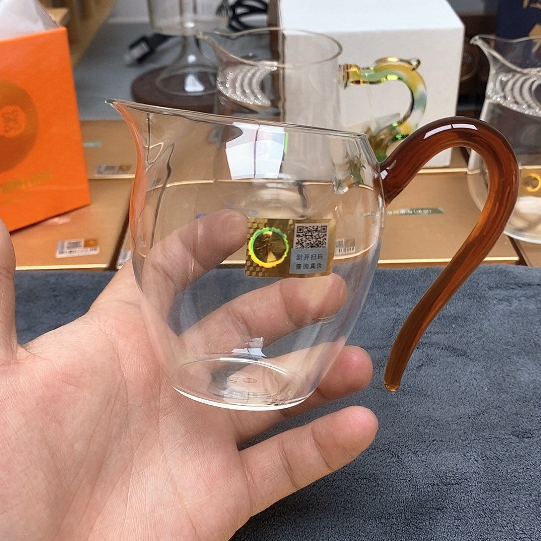 禾器小翊口琥珀色