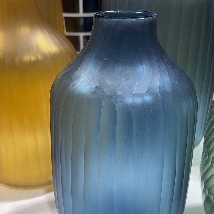 琉璃手工艺品绿色磨刻花瓶花器高30口5