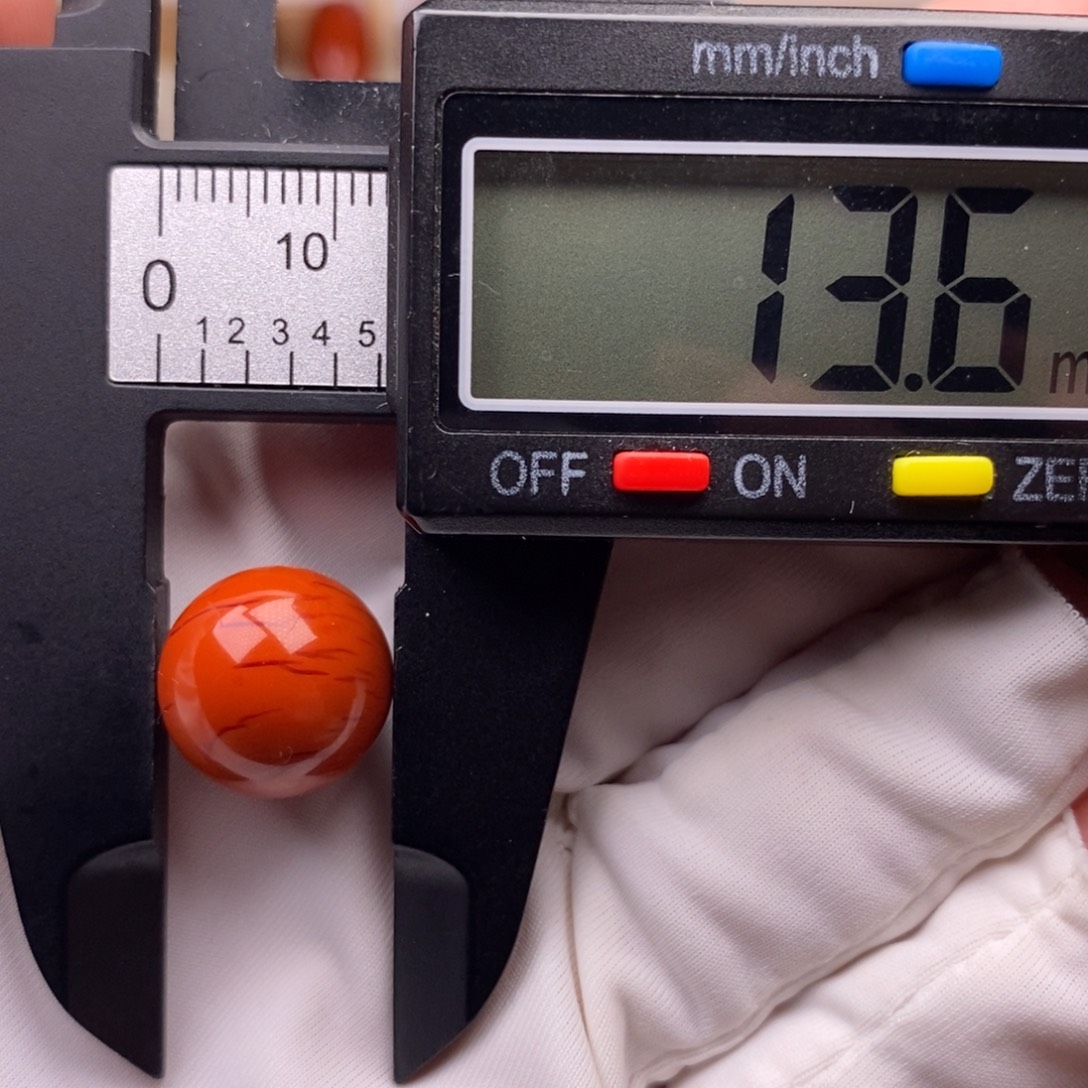 南红玛瑙未镶嵌配饰虎皮纹 瑕疵纹裂