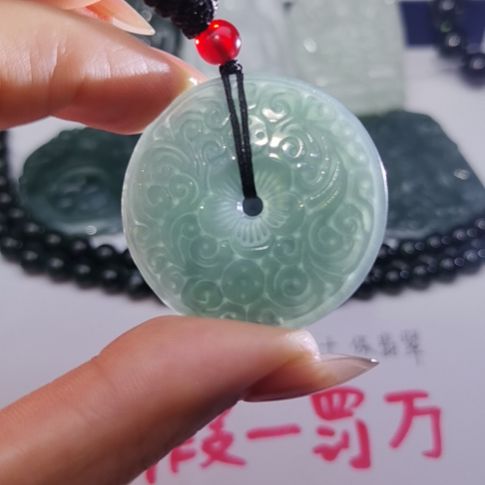 翡翠颈饰未镶嵌天然的A货翡翠多样性发货