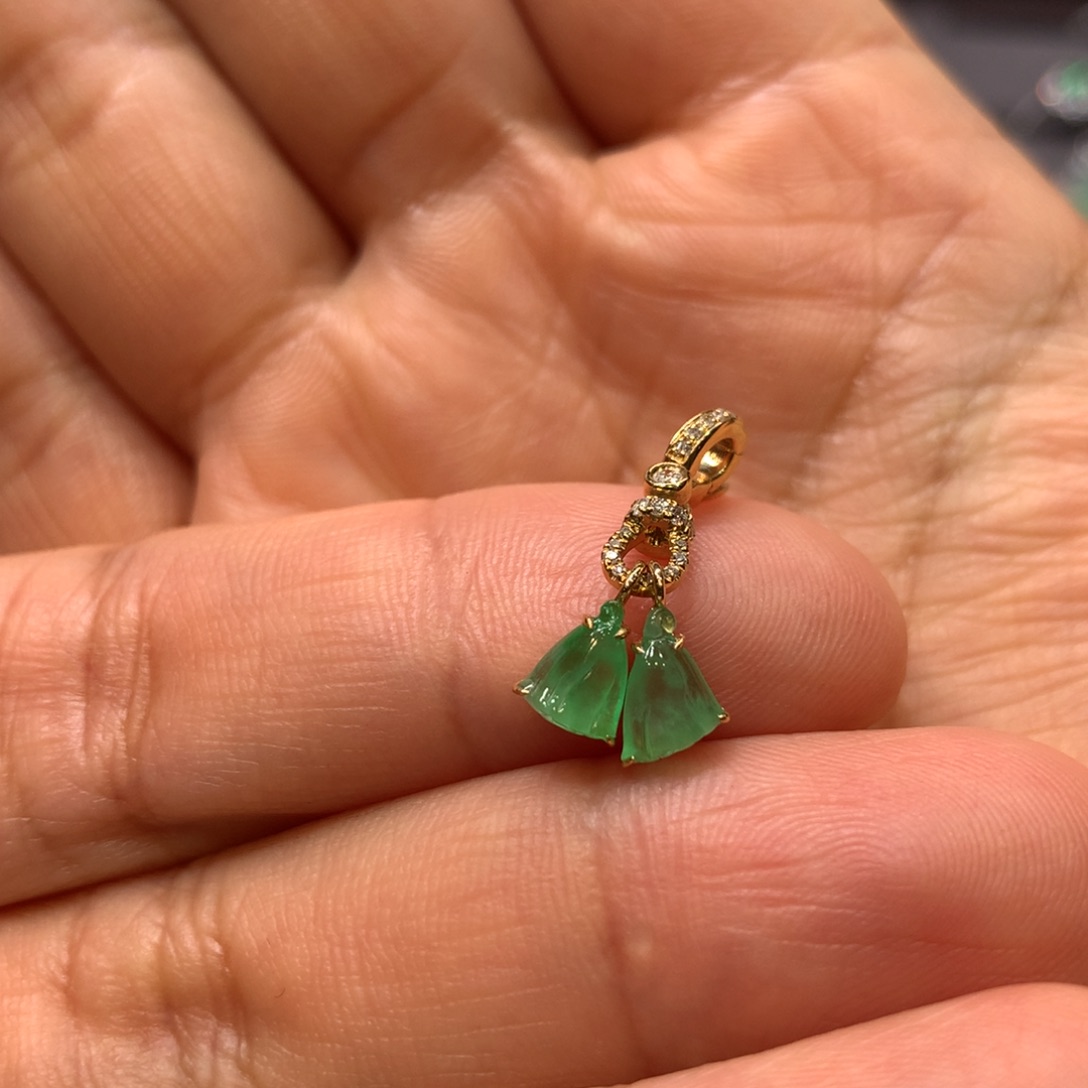 翡翠颈饰18K金镶嵌m****n吊坠