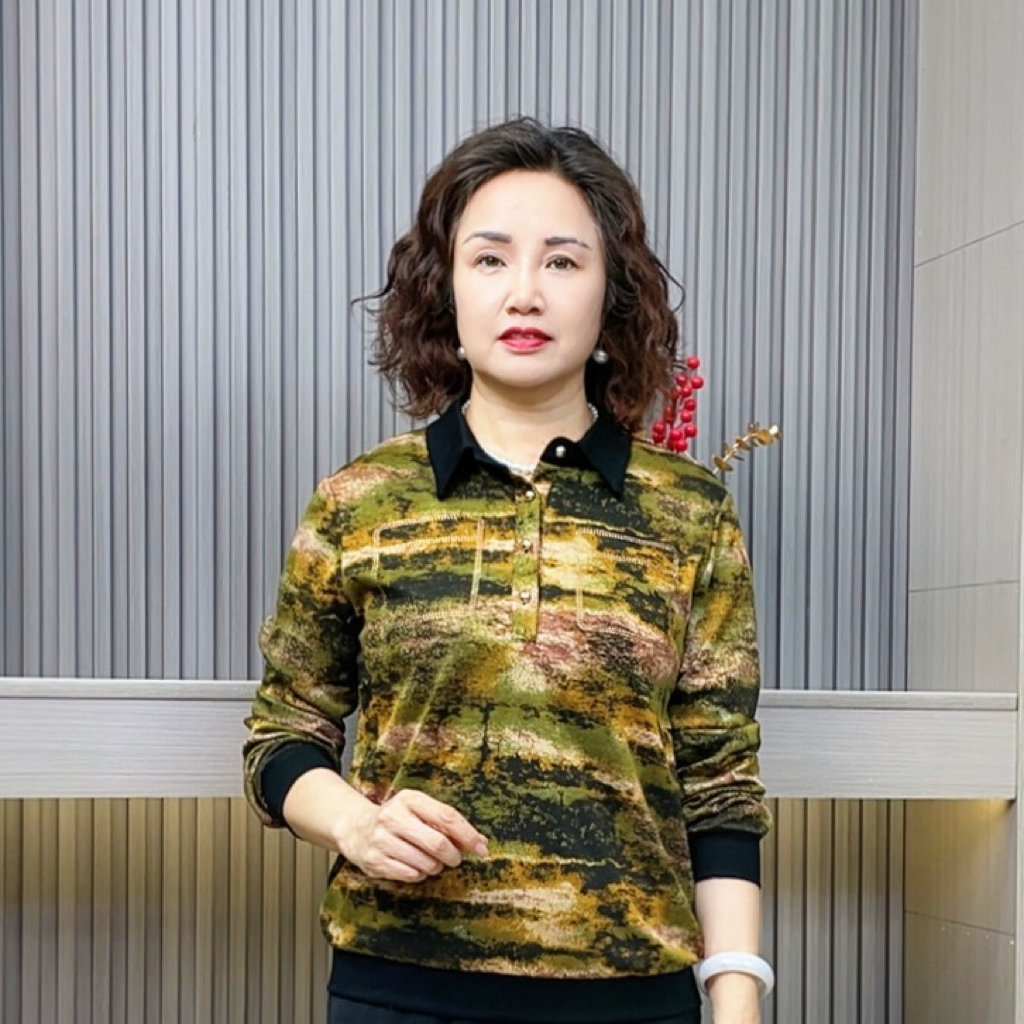 常规休闲风长袖宽松型中老年女装宽松花色秋季上衣时尚妈妈装小衫