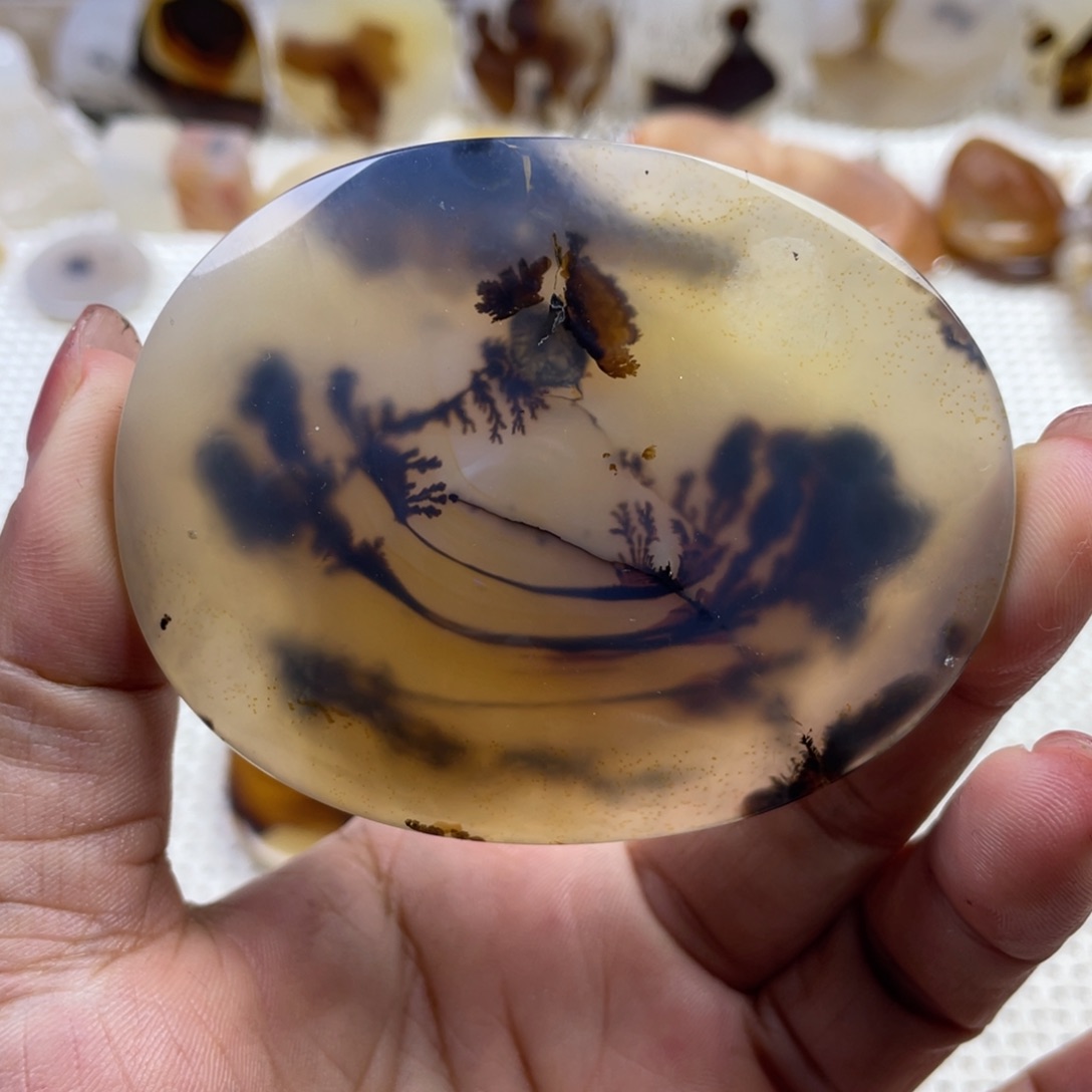 小***何玛瑙/玉髓未镶嵌颈饰