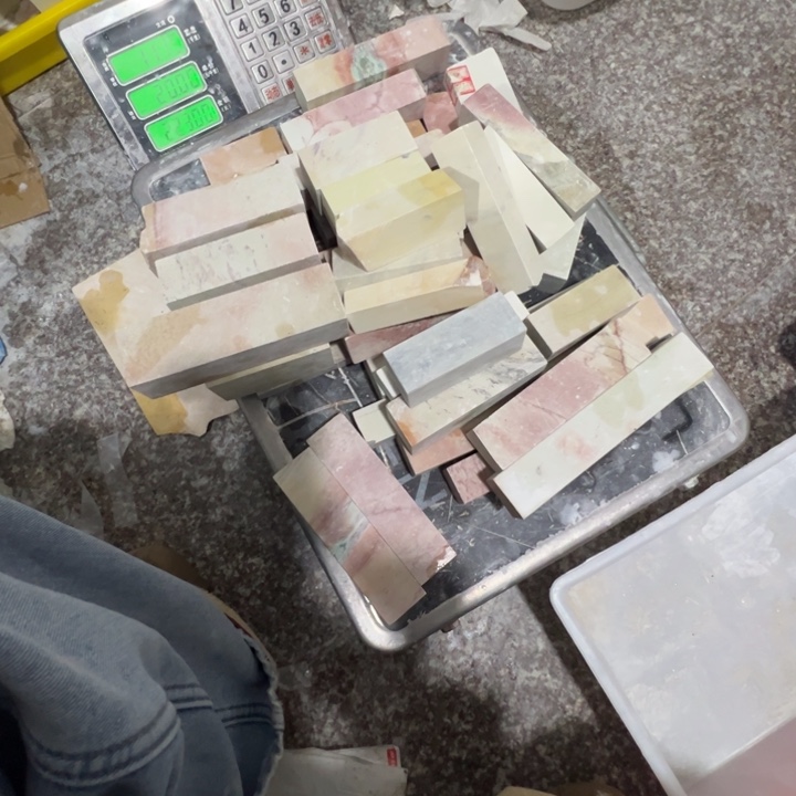 于***波青田石新矿印石如图瑕疵22斤