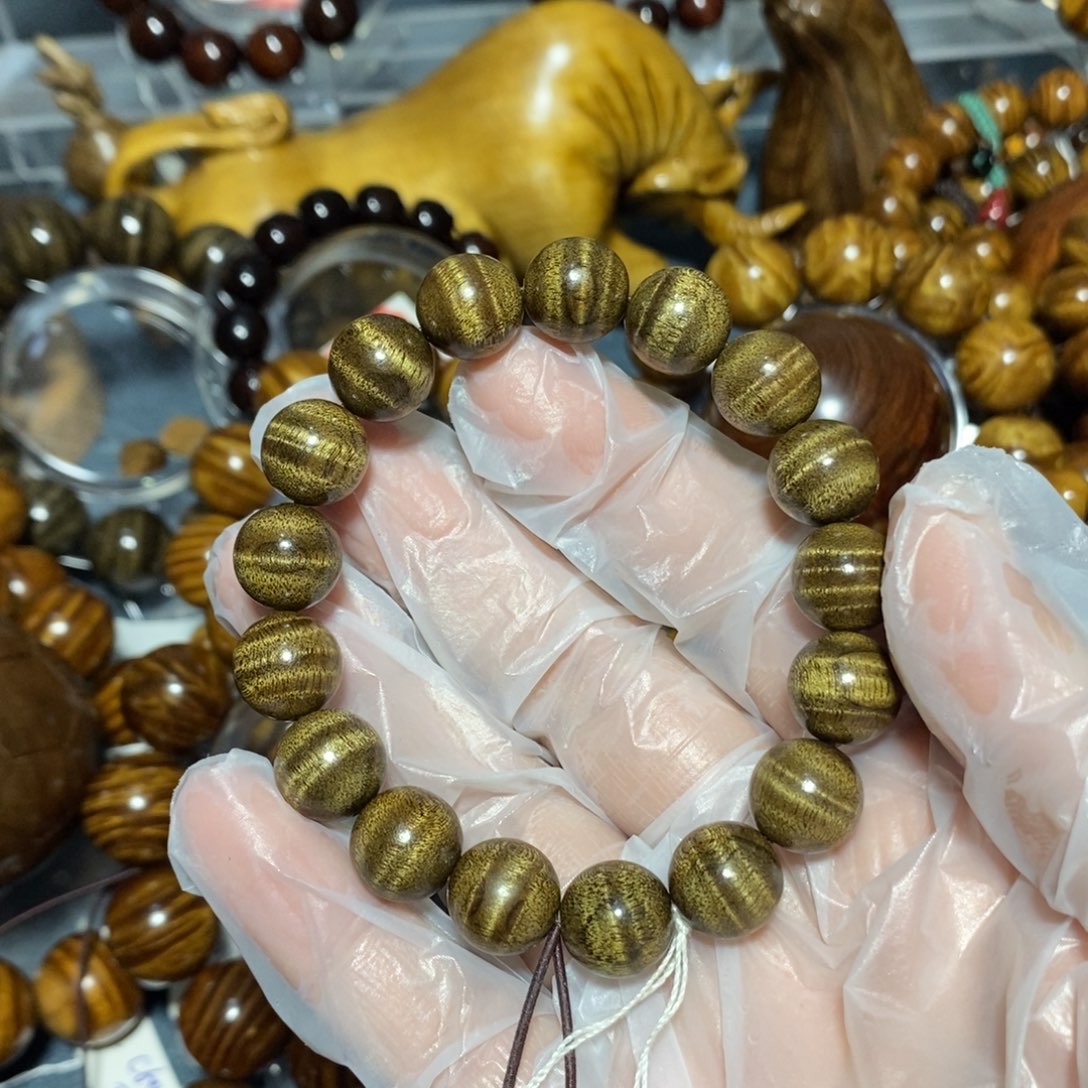 金丝楠木雕工艺品