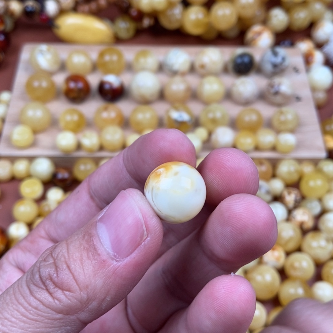 蜜蜡裸石未镶嵌美****心蜜蜡