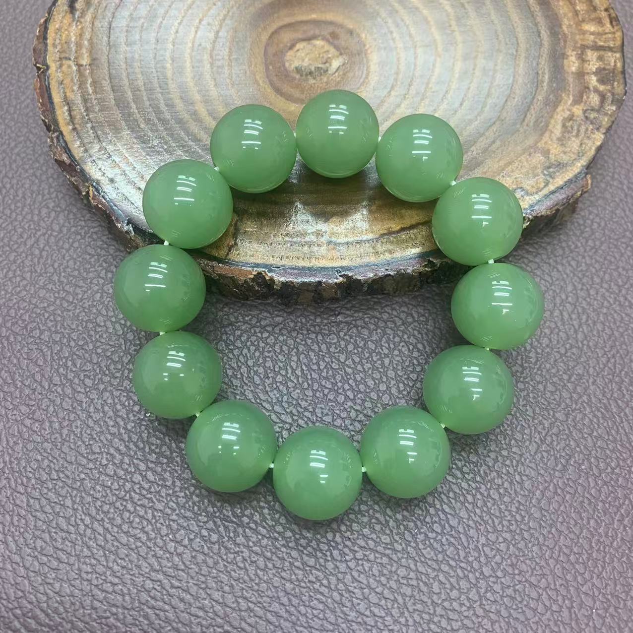 精美晴水绿大卡圆珠手串-时尚-百搭-精工打磨