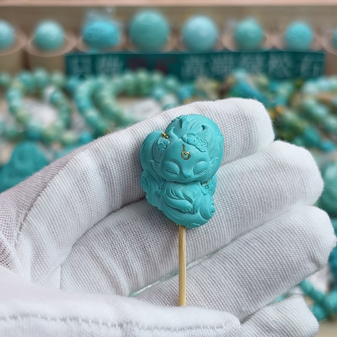 绿松石未镶嵌珠宝奇石