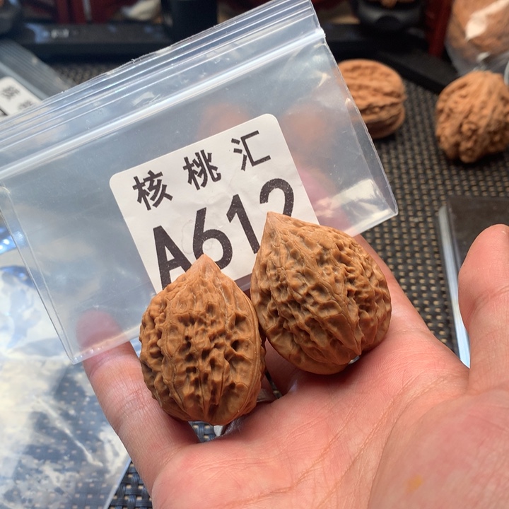 吊坠文玩核桃原树鸡心