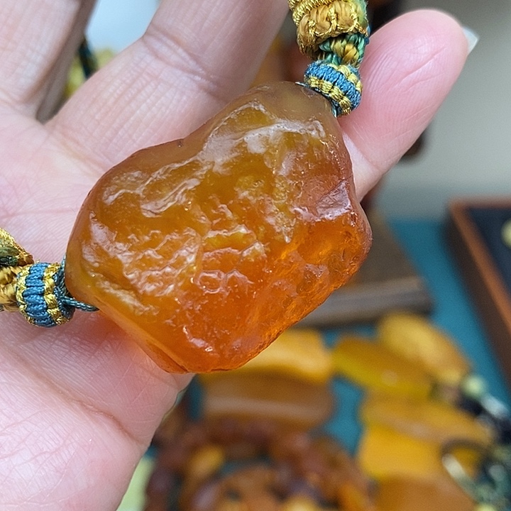 蜜蜡未镶嵌裸石吊坠